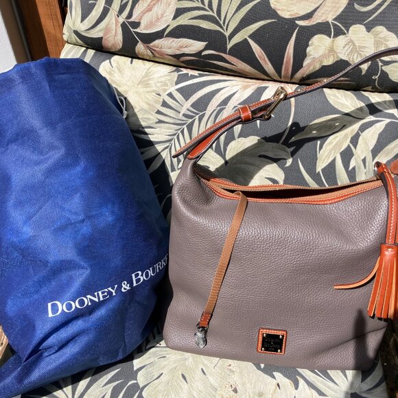 Dooney + Bourke Pebble Grain Page Sac - Gray + natural tassel - Picture 6 of 7